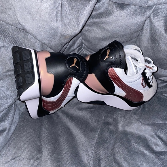 Perfect condition only worn once Puma shoes - Picture 5 of 5